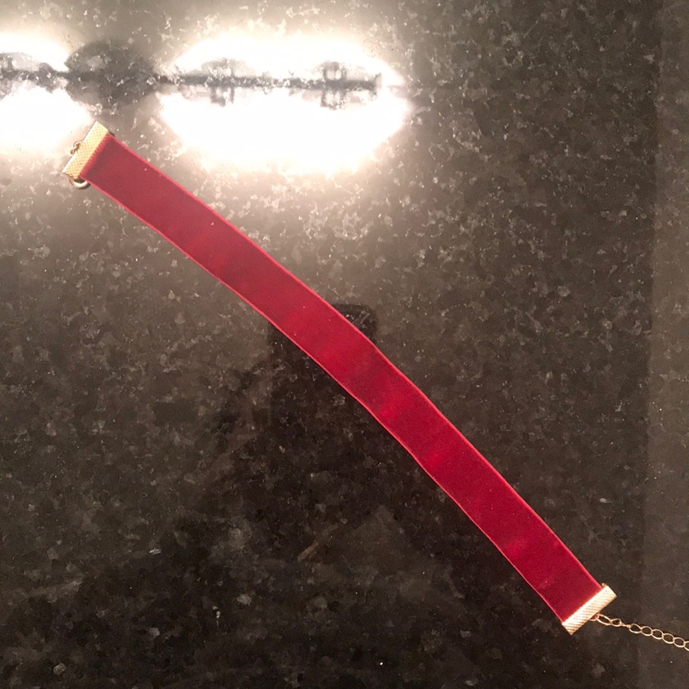 Velvet red Choker